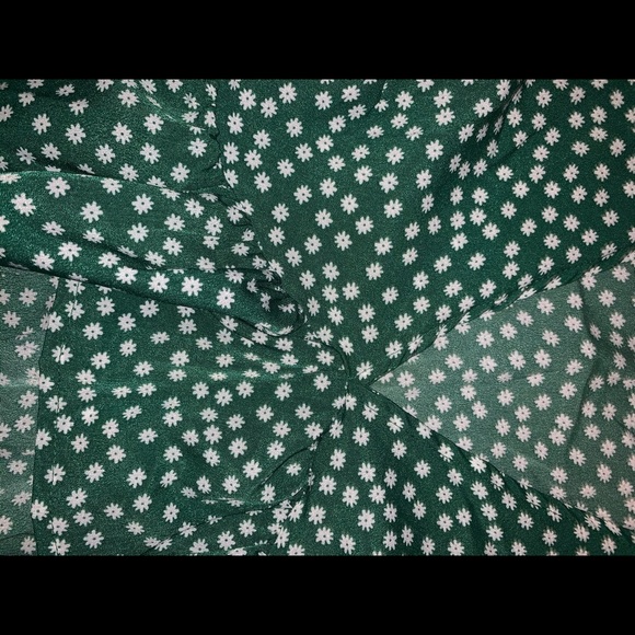 Green and white cropped blouse - Picture 2 of 3